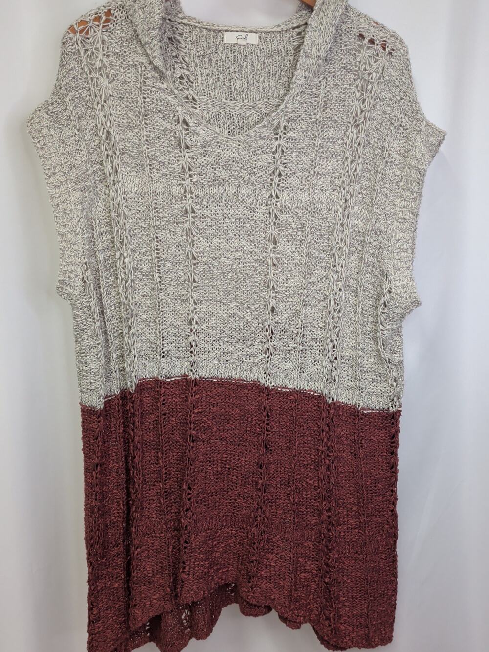 Easel of Los Angeles Sleeveless Hoodier Sweater, L